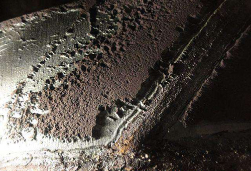 圖5:金屬表面沖蝕形貌特征