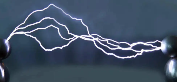 靜電現(xiàn)象示意圖